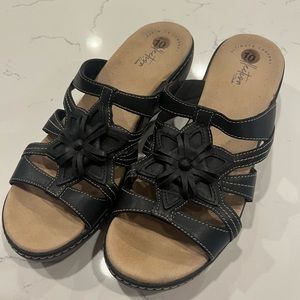 Clarks Collection slip-on, soft, sandals, excellent condition!